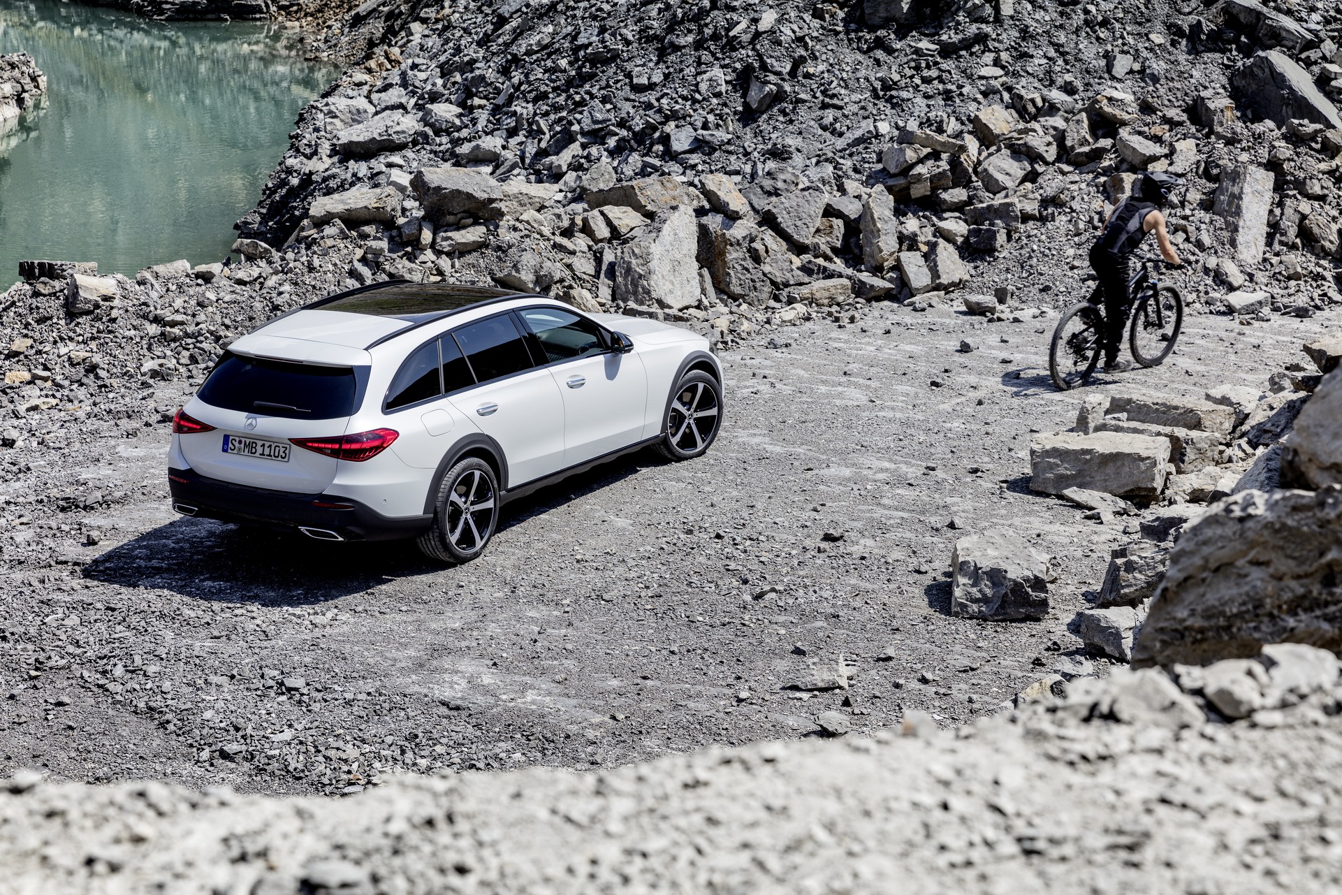 2022 Mercedes-Benz C-Class All-Terrain (Color: Opalite White Bright) Rear Three-Quarter Wallpapers #20 of 35