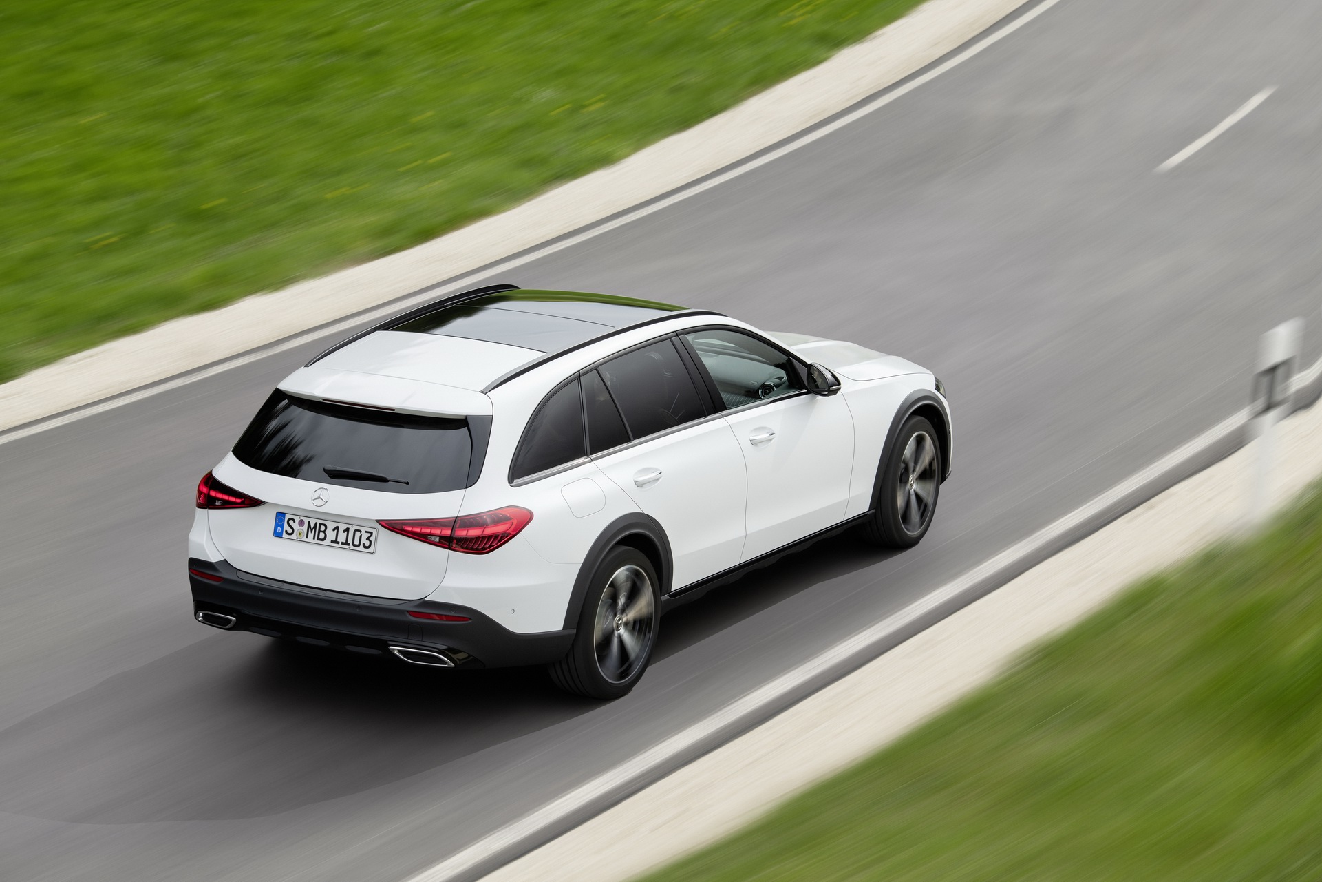 2022 Mercedes-Benz C-Class All-Terrain (Color: Opalite White Bright) Rear Three-Quarter Wallpapers (3)