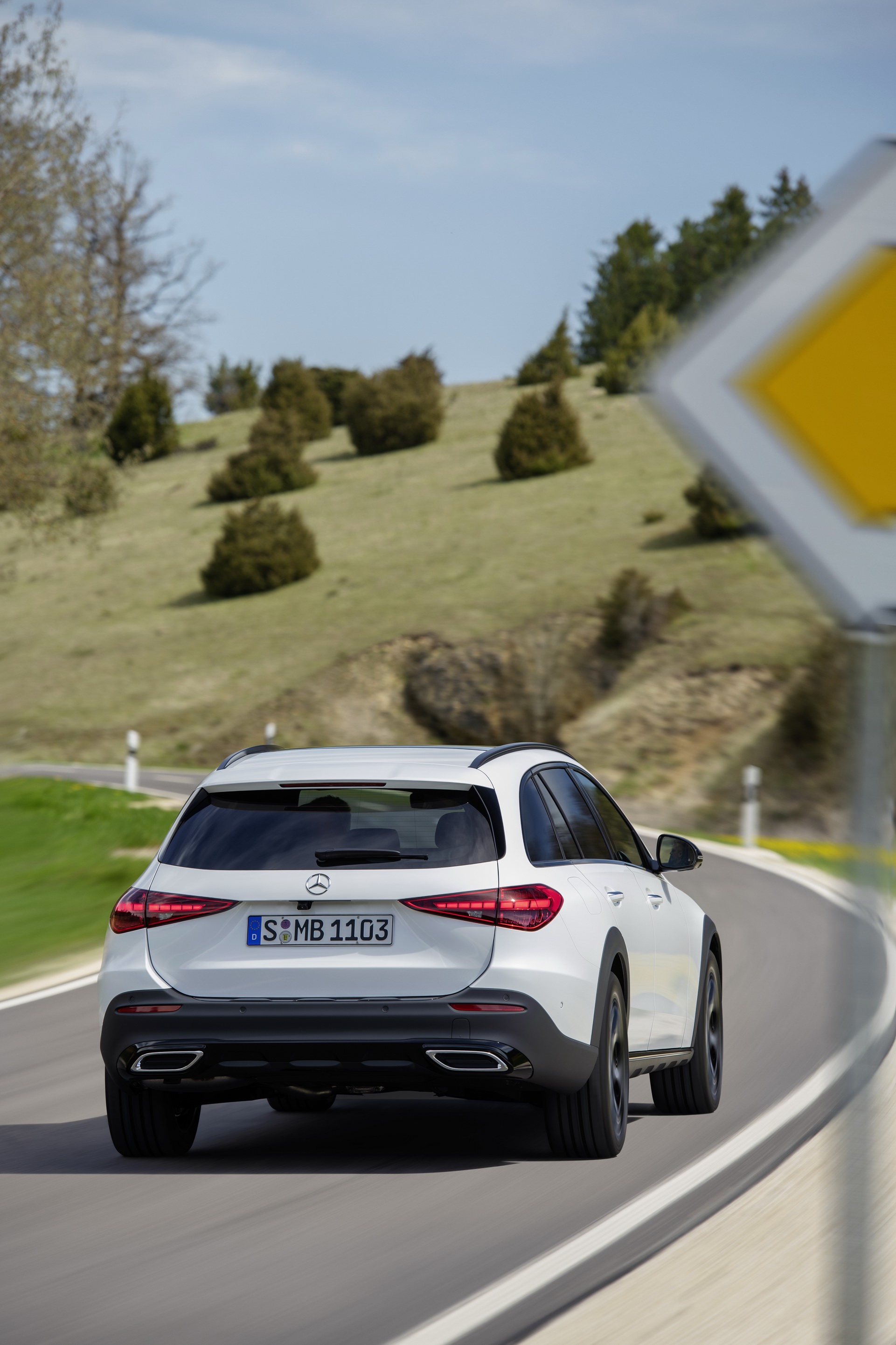 2022 Mercedes-Benz C-Class All-Terrain (Color: Opalite White Bright) Rear Wallpapers (4)