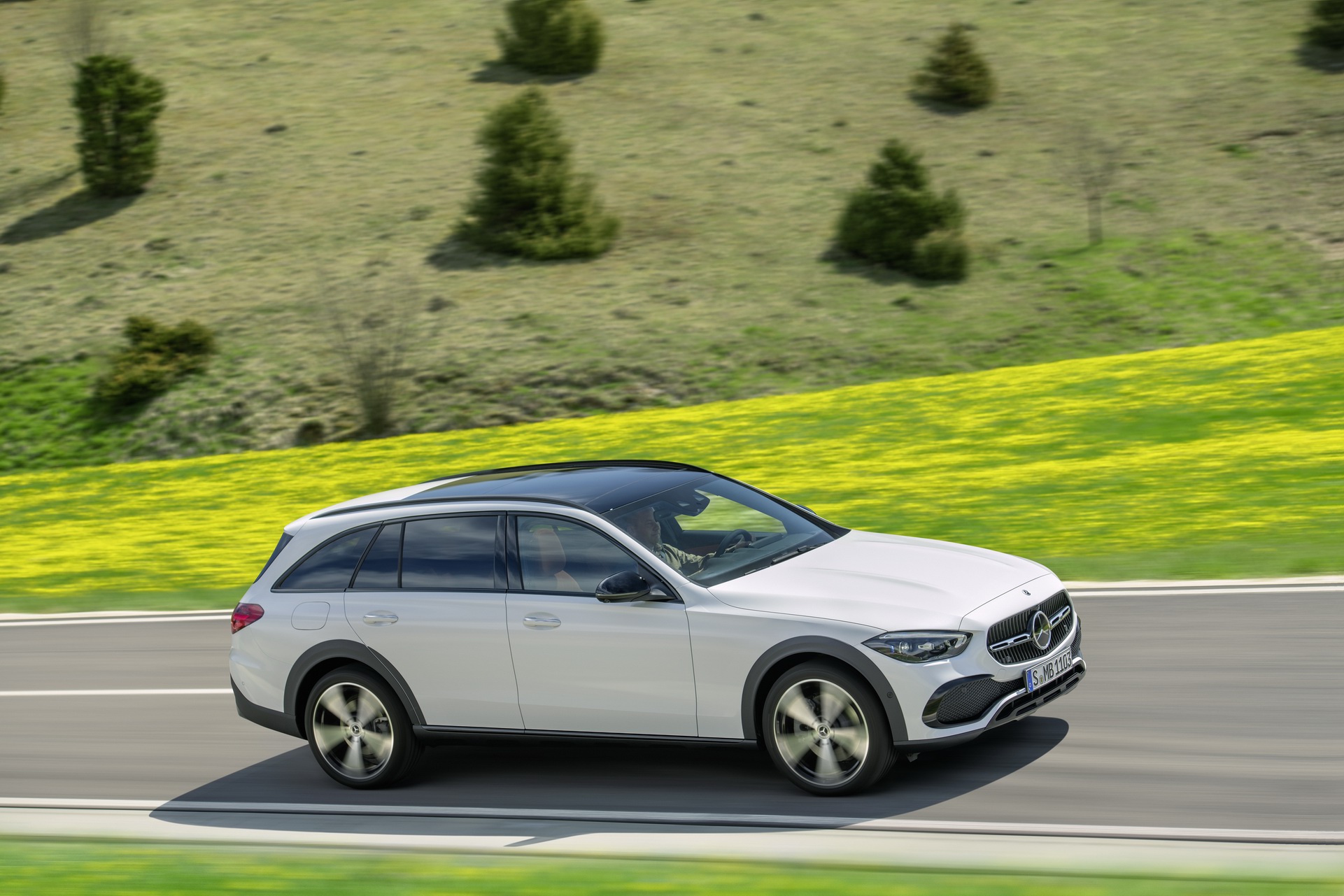 2022 Mercedes-Benz C-Class All-Terrain (Color: Opalite White Bright) Side Wallpapers #2 of 35