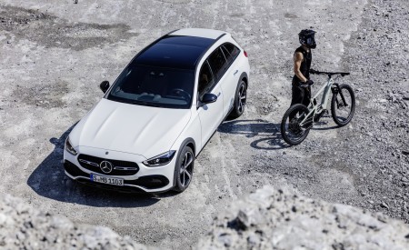 2022 Mercedes-Benz C-Class All-Terrain (Color: Opalite White Bright) Top Wallpapers 450x275 (21)