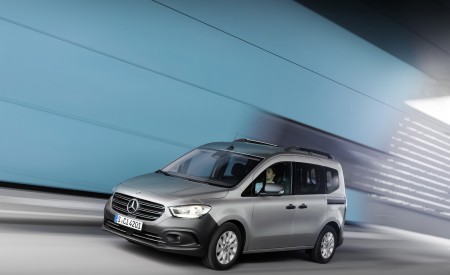 2022 Mercedes-Benz Citan Front Three-Quarter Wallpapers 450x275 (30)