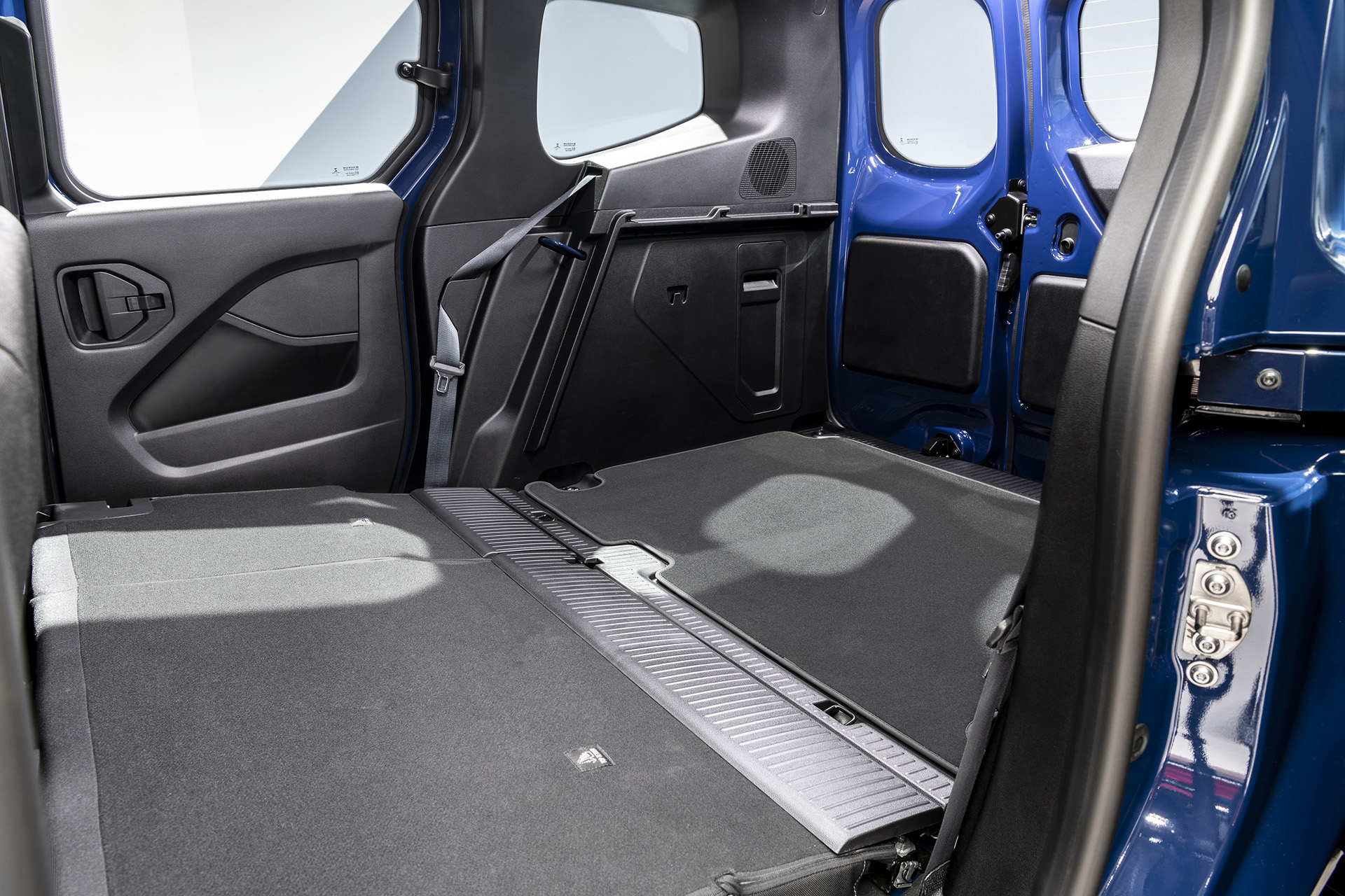 2022 Mercedes-Benz Citan Interior Rear Seats Wallpapers #96 of 115