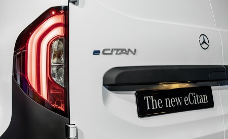 2022 Mercedes-Benz Citan Tail Light Wallpapers 450x275 (57)