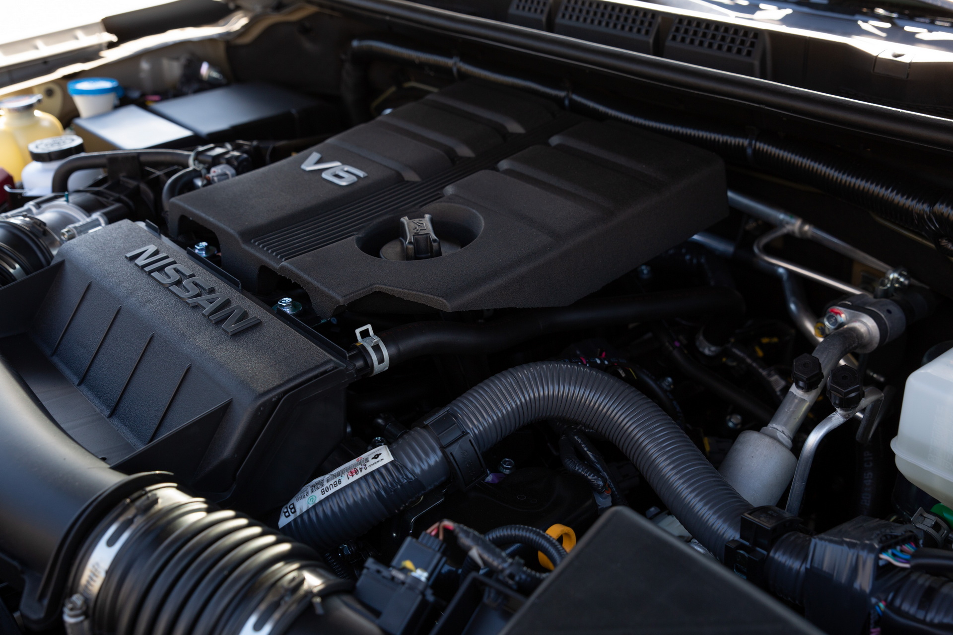 2022 Nissan Frontier Pro-4X Engine Wallpapers #44 of 70