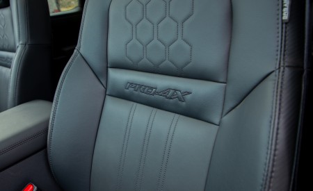 2022 Nissan Frontier Pro-4X Interior Seats Wallpapers 450x275 (58)