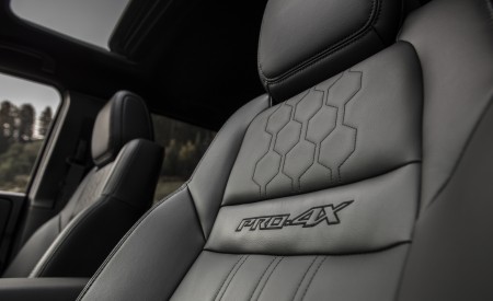 2022 Nissan Frontier Pro-4X Interior Seats Wallpapers 450x275 (55)