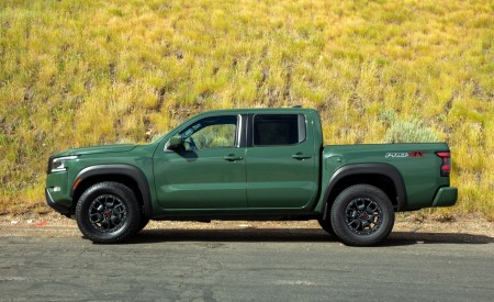 2022 Nissan Frontier Pro-4X Side Wallpapers 450x275 (22)