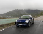 2022 Porsche Macan (Color: Gentian Blue Metallic) Front Wallpapers 150x120 (28)