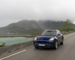 2022 Porsche Macan (Color: Gentian Blue Metallic) Front Wallpapers 150x120 (32)