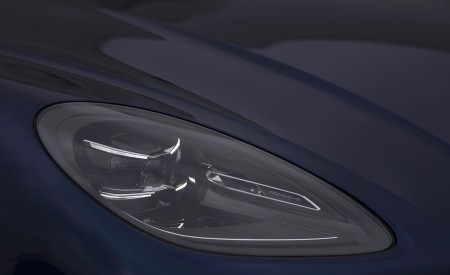 2022 Porsche Macan (Color: Gentian Blue Metallic) Headlight Wallpapers 450x275 (68)