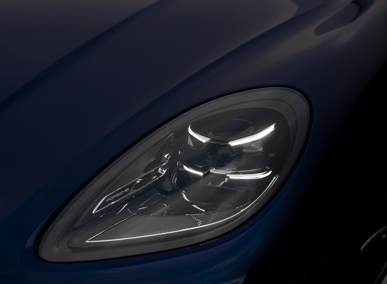 2022 Porsche Macan (Color: Gentian Blue Metallic) Headlight Wallpapers #67 of 120