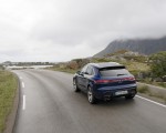 2022 Porsche Macan (Color: Gentian Blue Metallic) Rear Wallpapers 150x120 (40)