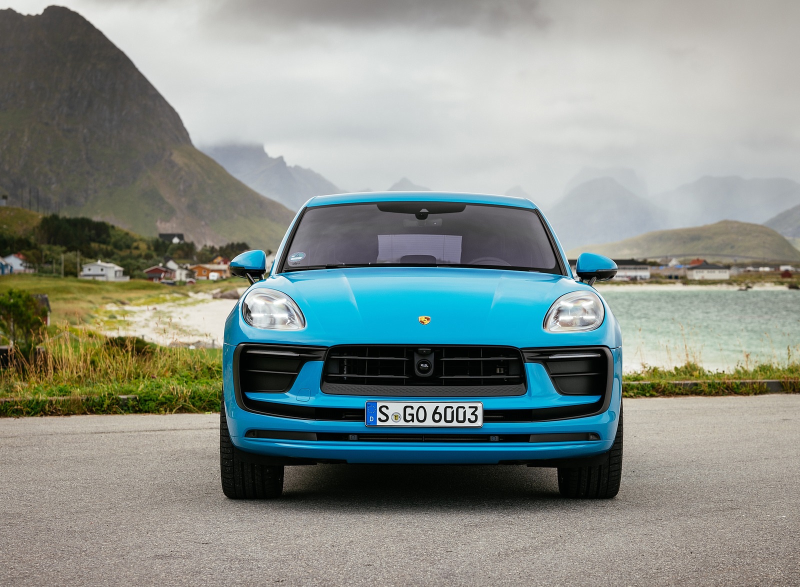 2022 Porsche Macan (Color: Miami Blue) Front Wallpapers #14 of 120