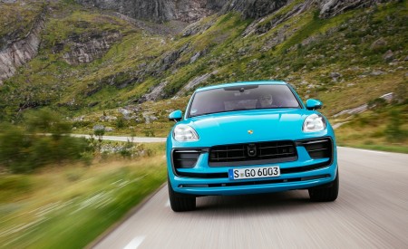 2022 Porsche Macan (Color: Miami Blue) Front Wallpapers 450x275 (8)