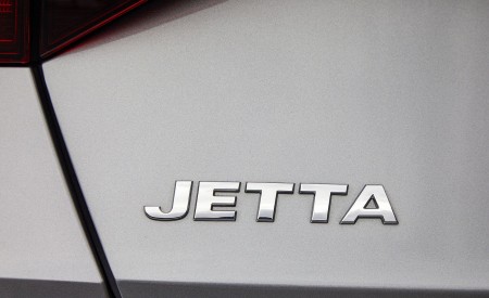 2022 Volkswagen Jetta Badge Wallpapers 450x275 (22)