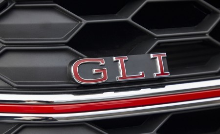 2022 Volkswagen Jetta GLI Badge Wallpapers 450x275 (19)