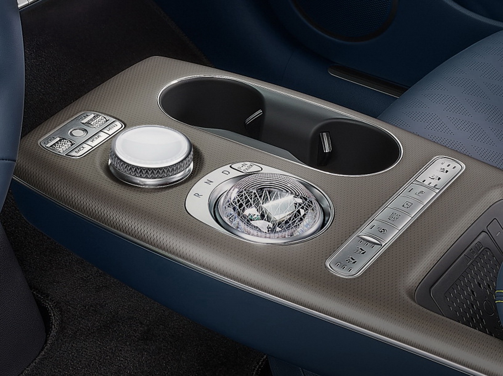 2023 Genesis GV60 Central Console Wallpapers (10)
