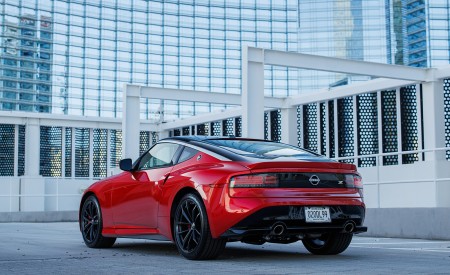 2023 Nissan Z (Color: Passion Red) Rear Three-Quarter Wallpapers 450x275 (22)