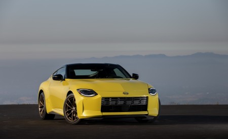 2023 Nissan Z Proto Spec Edition (Color: Ikazuchi Yellow) Front Wallpapers 450x275 (3)