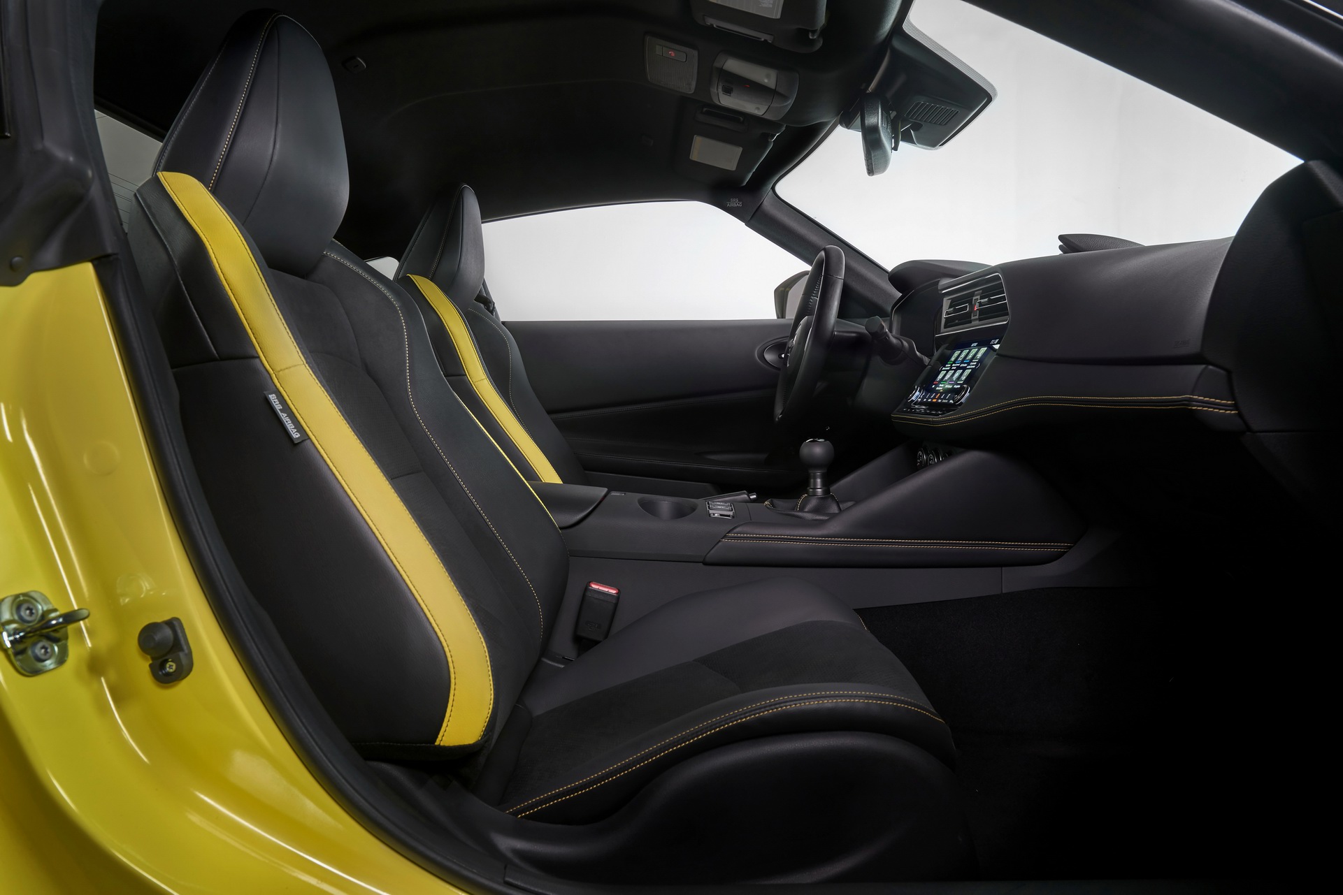 2023 Nissan Z Proto Spec Edition (Color: Ikazuchi Yellow) Interior Front Seats Wallpapers #14 of 38