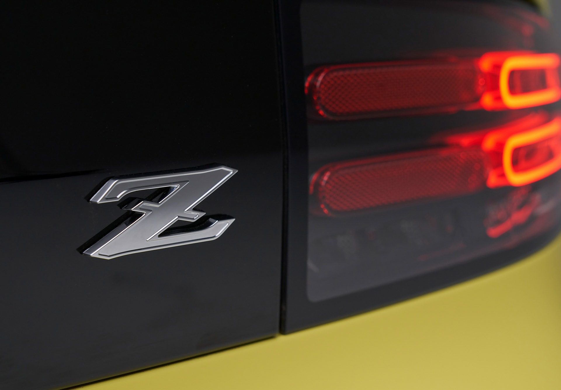 2023 Nissan Z Proto Spec Edition (Color: Ikazuchi Yellow) Tail Light Wallpapers #33 of 38