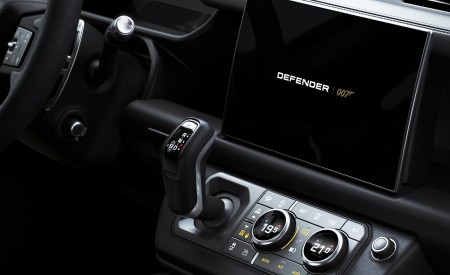 2021 Land Rover Defender V8 Bond Edition Interior Detail Wallpapers 450x275 (9)