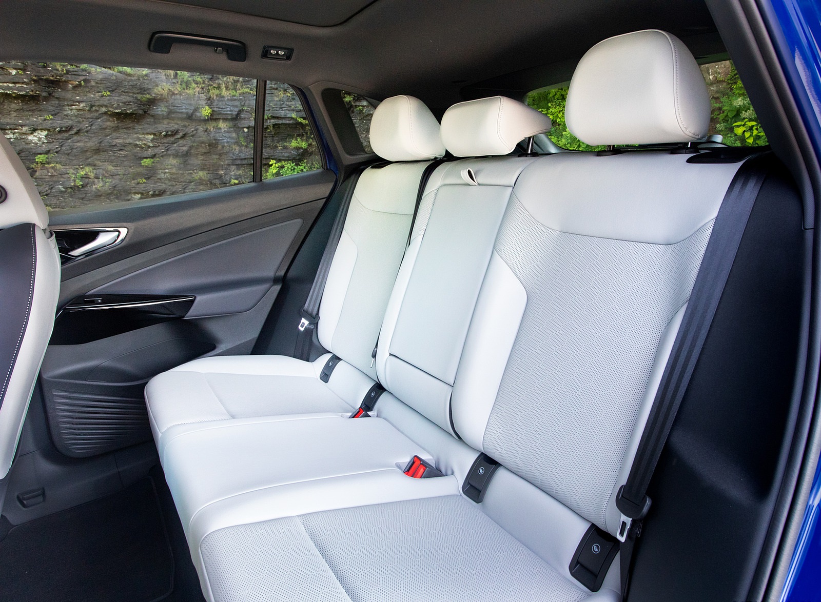 2022 Volkswagen ID.4 AWD Pro S with Gradient Package (US-Spec) Interior Rear Seats Wallpapers #128 of 172