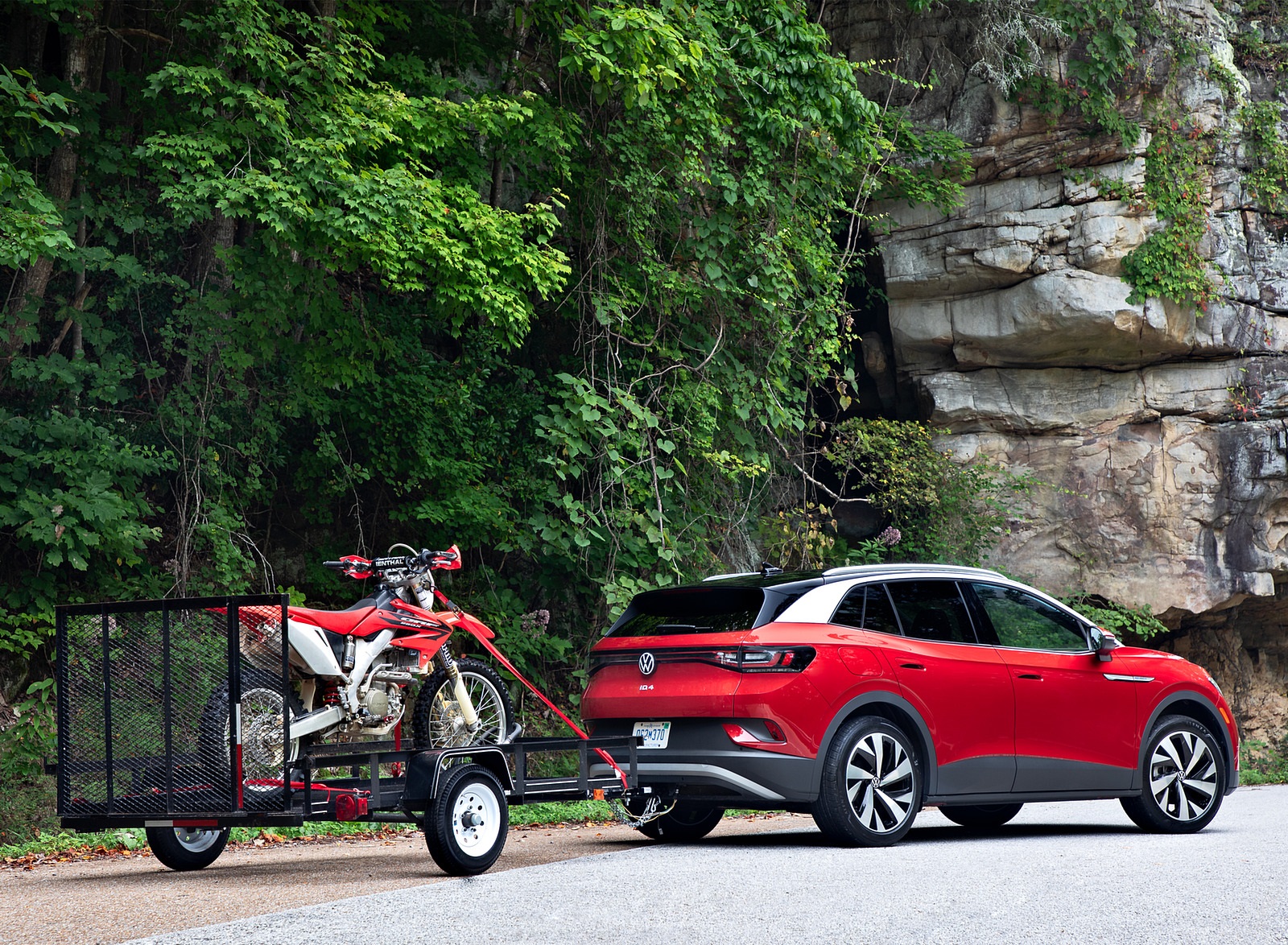 2022 Volkswagen ID.4 AWD Pro S with Gradient Package (US-Spec) Rear Three-Quarter Wallpapers #20 of 172