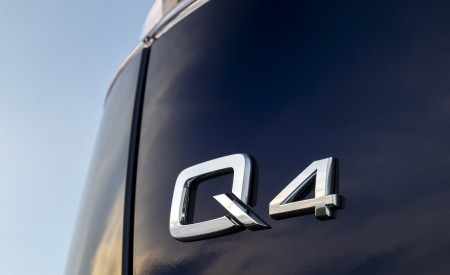 2022 Audi Q4 Sportback 40 e-tron (UK-Spec) Badge Wallpapers 450x275 (29)