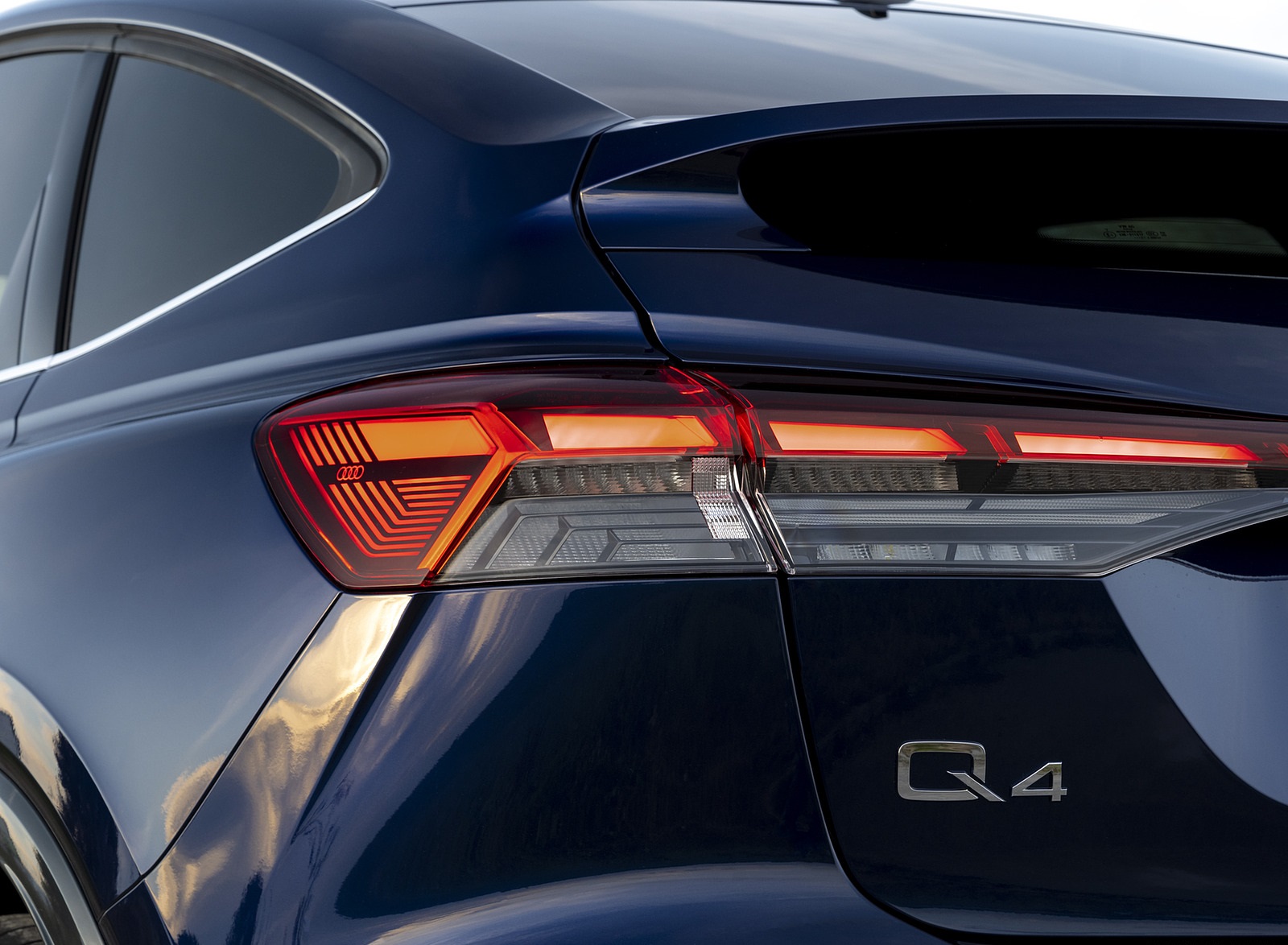 2022 Audi Q4 Sportback 40 e-tron (UK-Spec) Tail Light Wallpapers #26 of 58
