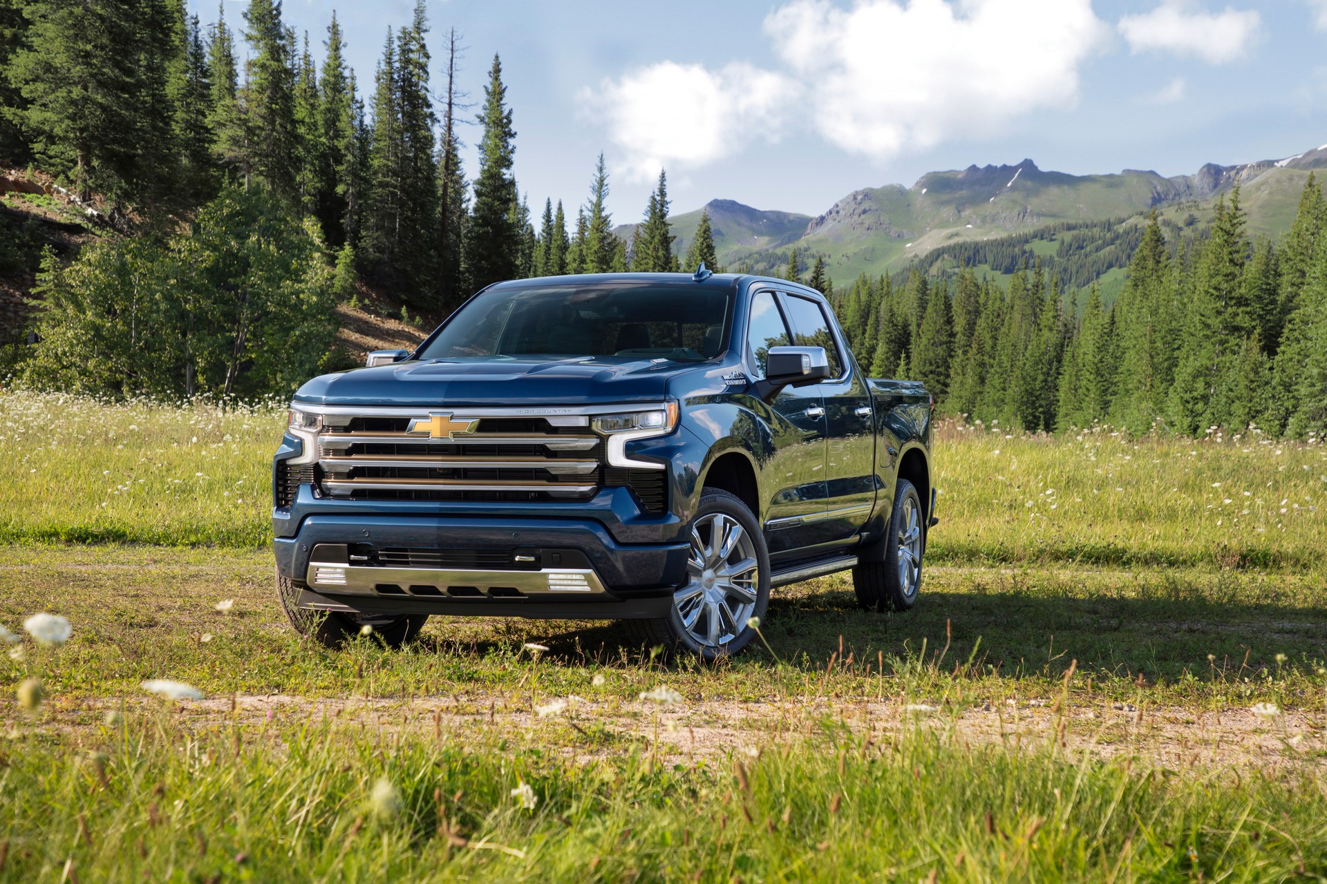 2022 Chevrolet Silverado High Country Front Wallpapers (1)