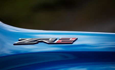 2022 Chevrolet Silverado ZR2 Badge Wallpapers 450x275 (9)