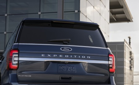 2022 Ford Expedition Platinum Rear Wallpapers 450x275 (13)