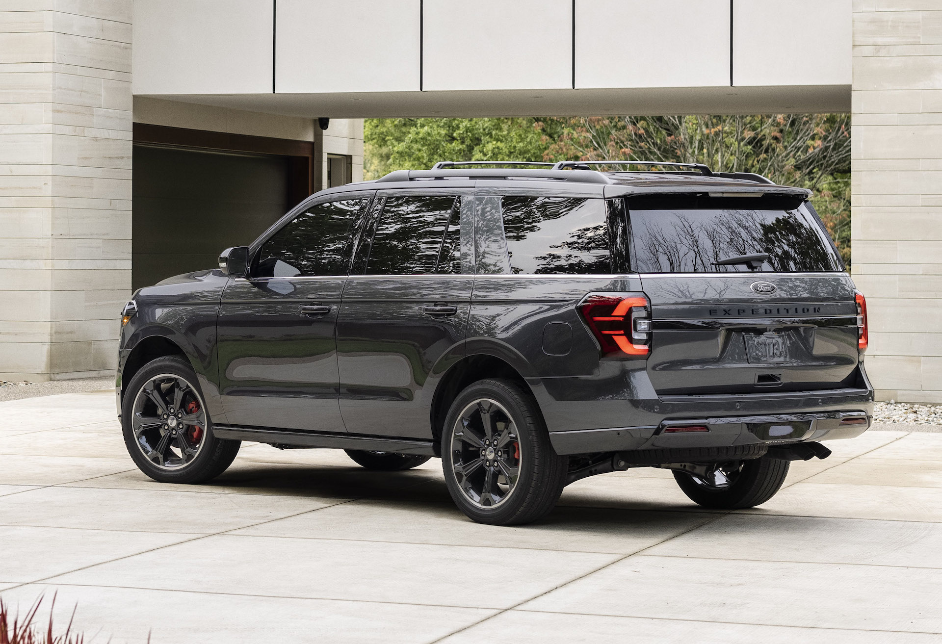 2022 Ford Expedition Stealth Edition Performance Package Rear Three-Quarter Wallpapers (5)