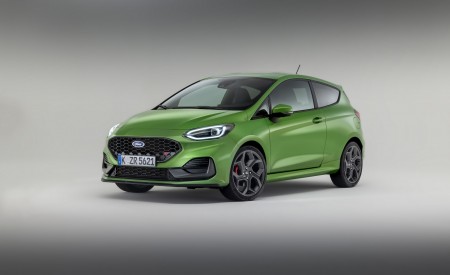 2022 Ford Fiesta ST Front Three-Quarter Wallpapers 450x275 (7)