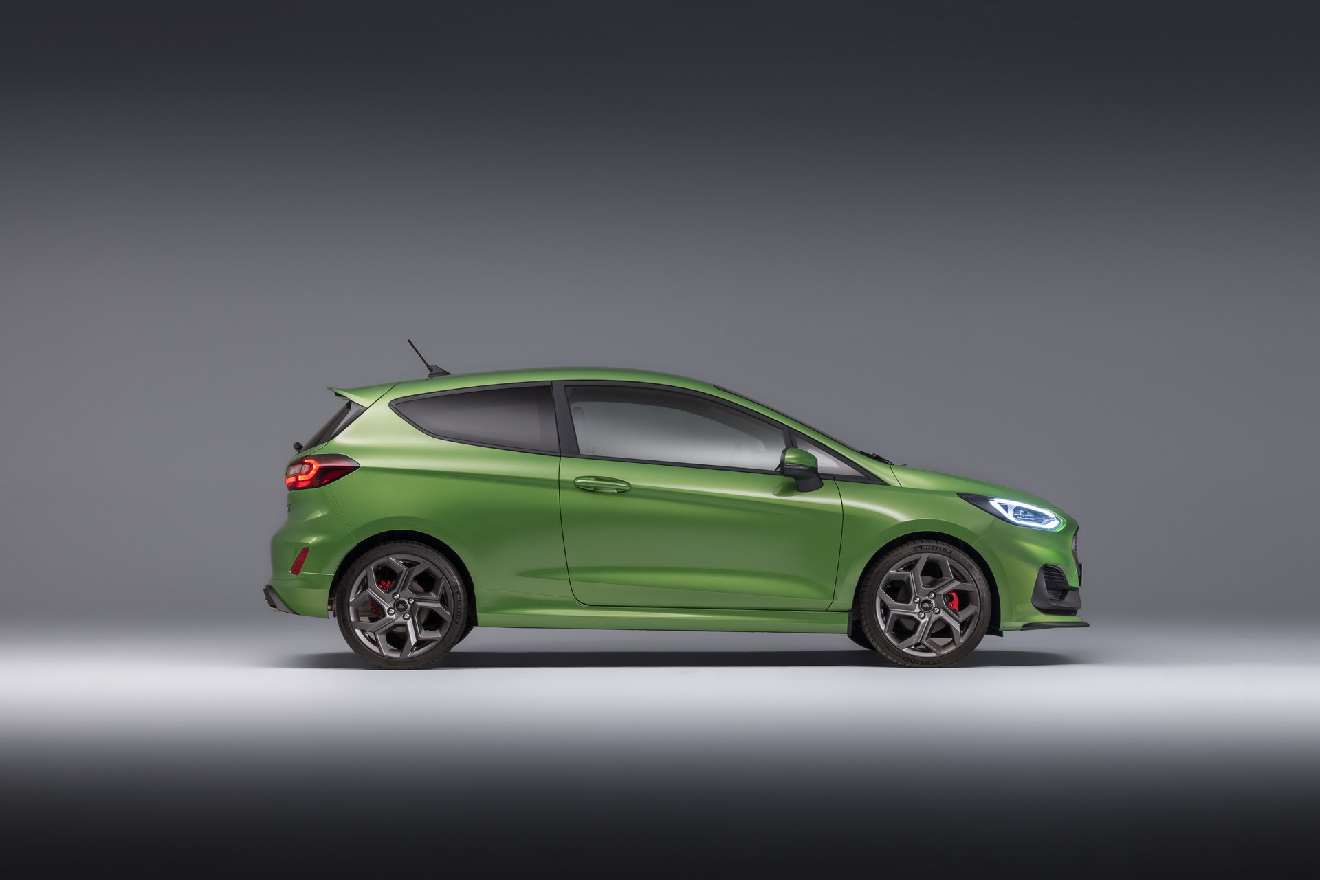 2022 Ford Fiesta ST Side Wallpapers (9)