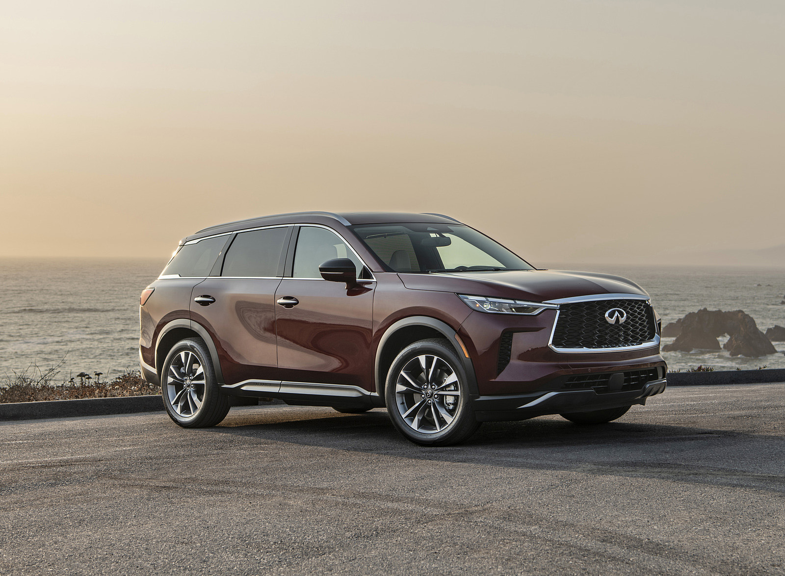 2022 Infiniti QX60 Luxe AWD Front Three-Quarter Wallpapers (3)