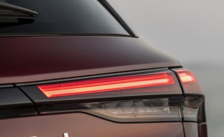 2022 Infiniti QX60 Luxe AWD Tail Light Wallpapers 450x275 (13)