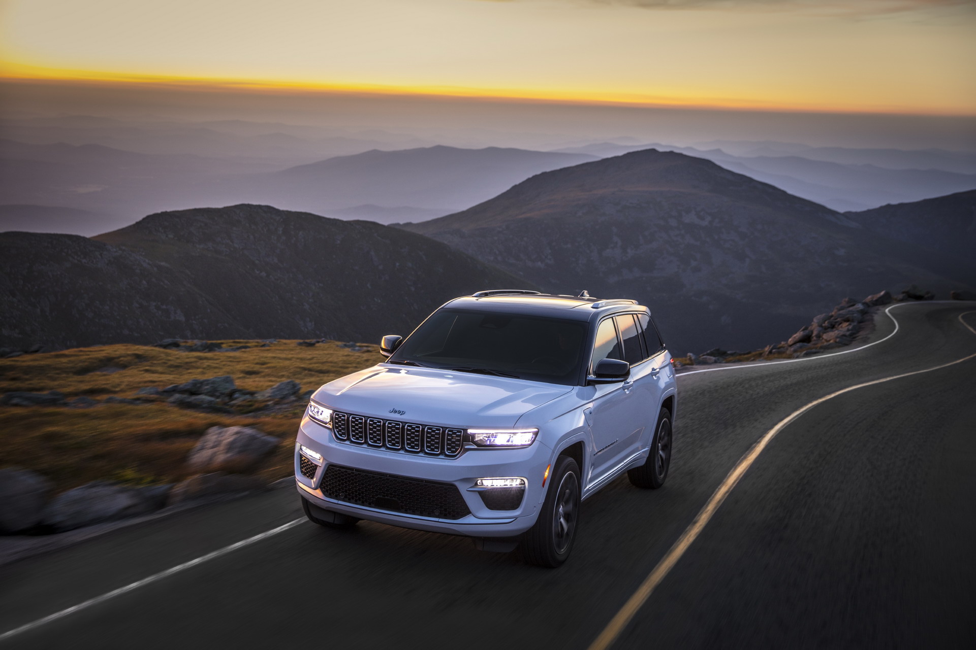 2022 Jeep Grand Cherokee Summit Reserve Front Three-Quarter Wallpapers (1)