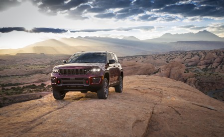 2022 Jeep Grand Cherokee Trailhawk Front Three-Quarter Wallpapers  450x275 (5)