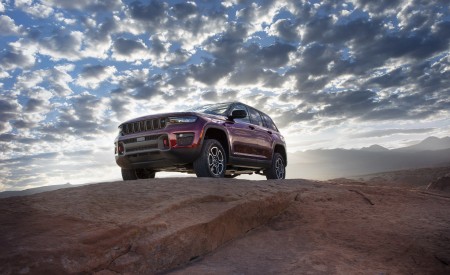 2022 Jeep Grand Cherokee Trailhawk Off-Road Wallpapers 450x275 (8)