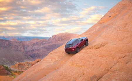 2022 Jeep Grand Cherokee Trailhawk Off-Road Wallpapers 450x275 (17)