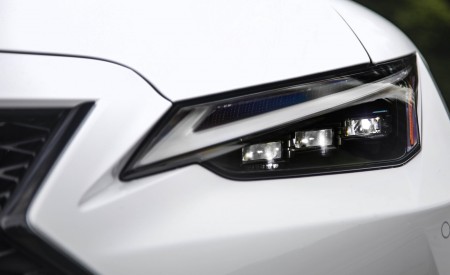 2022 Lexus IS 350 F SPORT Headlight Wallpapers 450x275 (4)