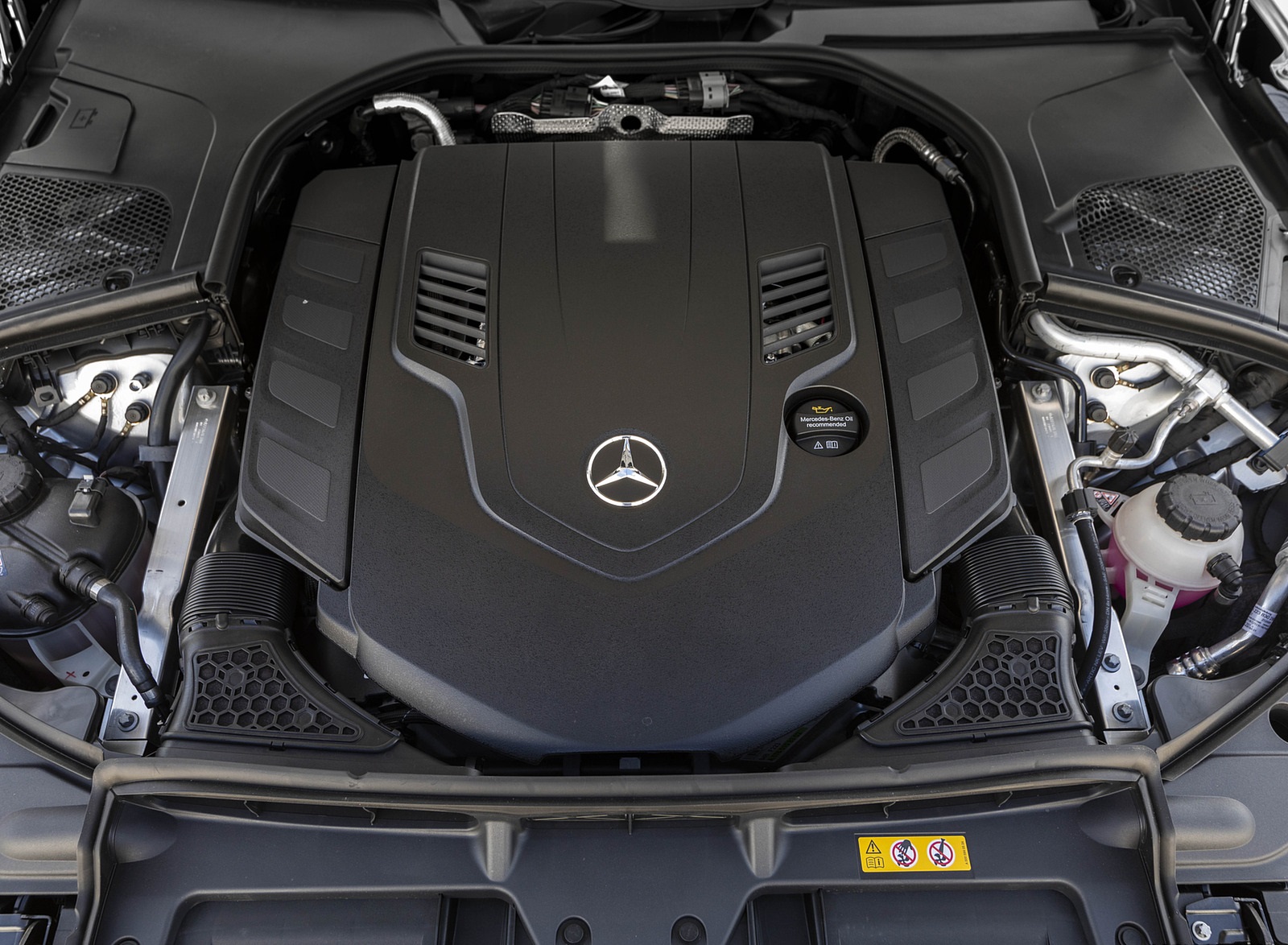 2022 Mercedes-Maybach S 680 4MATIC (US-Spec) Engine Wallpapers #148 of 172