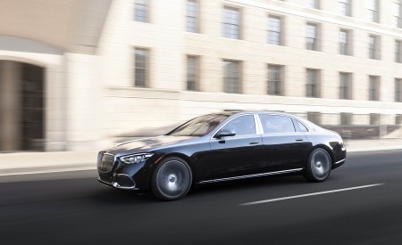 2022 Mercedes-Maybach S 680 4MATIC (US-Spec) Front Three-Quarter Wallpapers 450x275 (99)