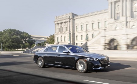 2022 Mercedes-Maybach S 680 4MATIC (US-Spec) Front Three-Quarter Wallpapers 450x275 (100)
