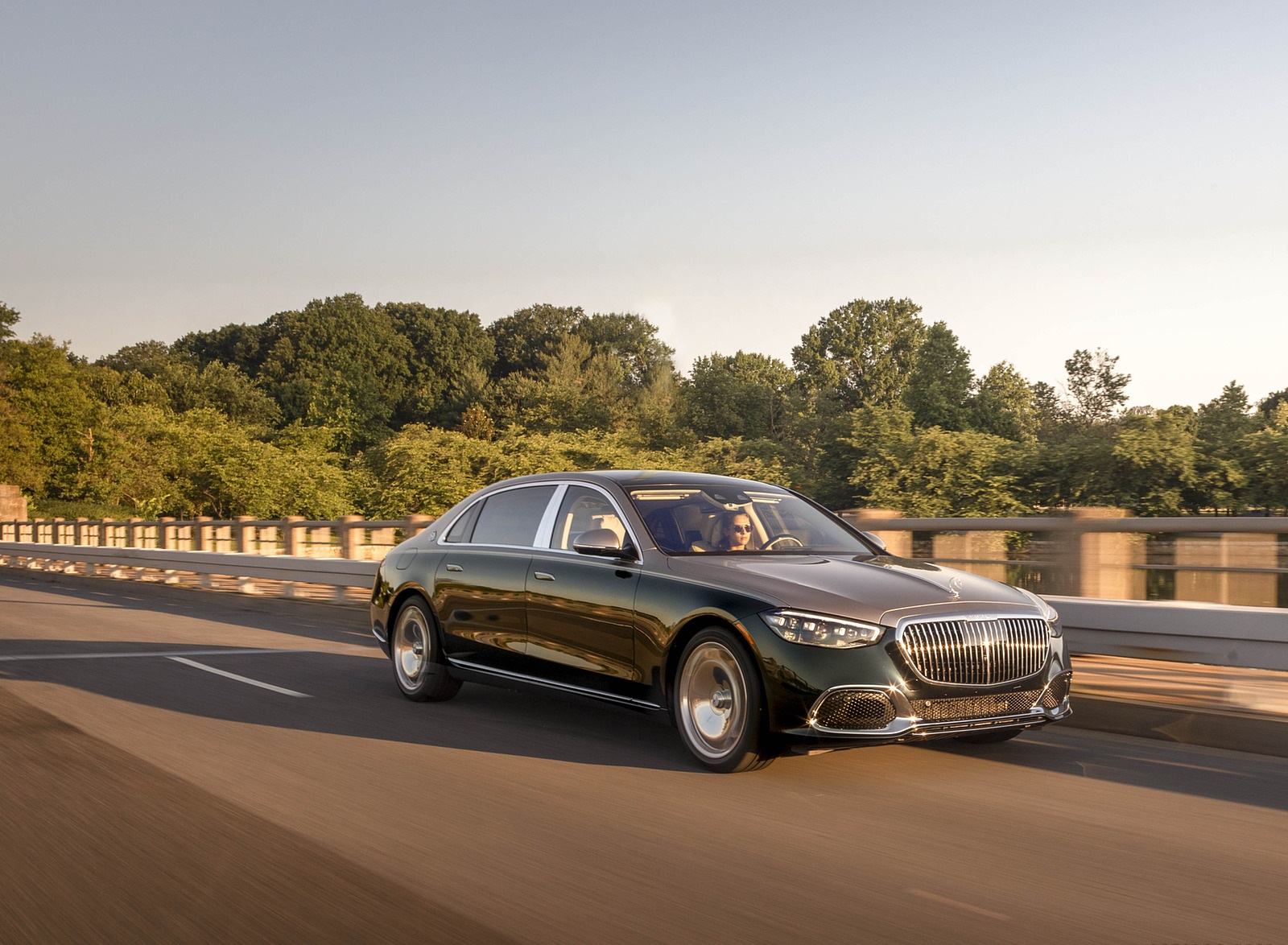 2022 Mercedes-Maybach S 680 4MATIC (US-Spec) Front Three-Quarter Wallpapers (5)