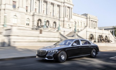 2022 Mercedes-Maybach S 680 4MATIC (US-Spec) Front Three-Quarter Wallpapers 450x275 (96)