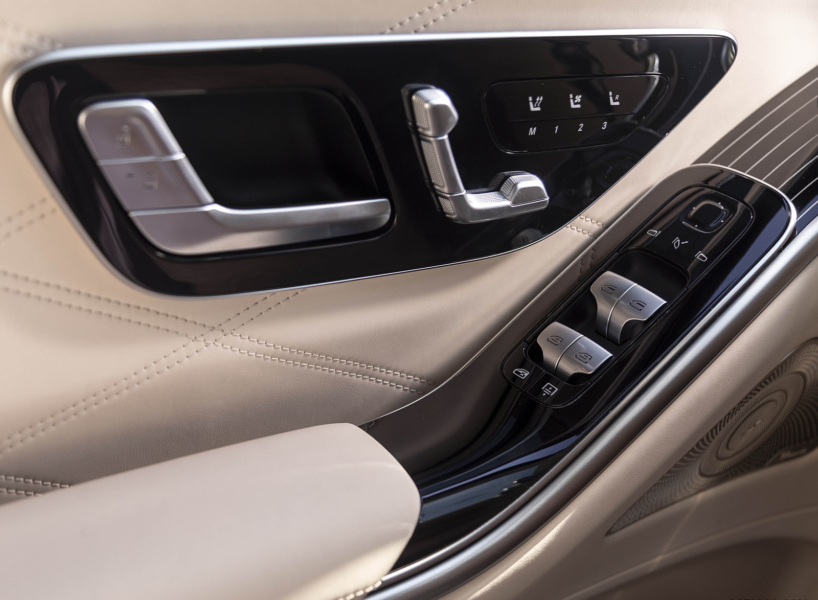 2022 Mercedes-Maybach S 680 4MATIC (US-Spec) Interior Detail Wallpapers #73 of 172